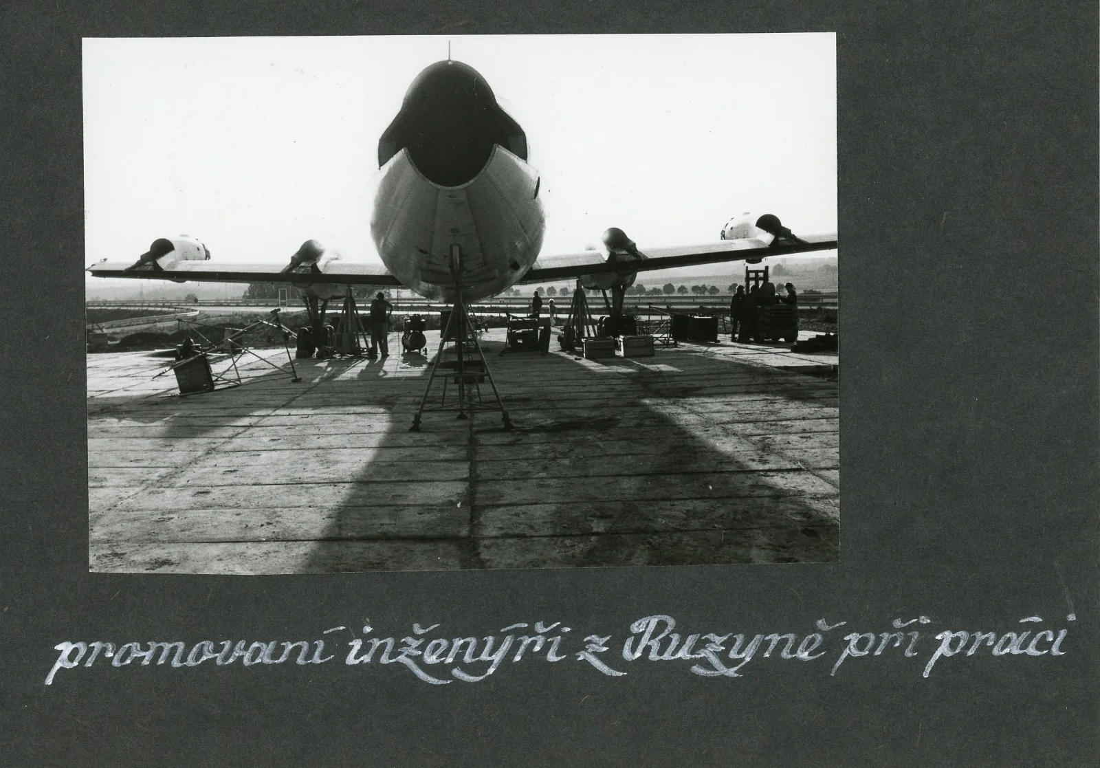 Letadlo historicka inzenyri ruzyne 1
