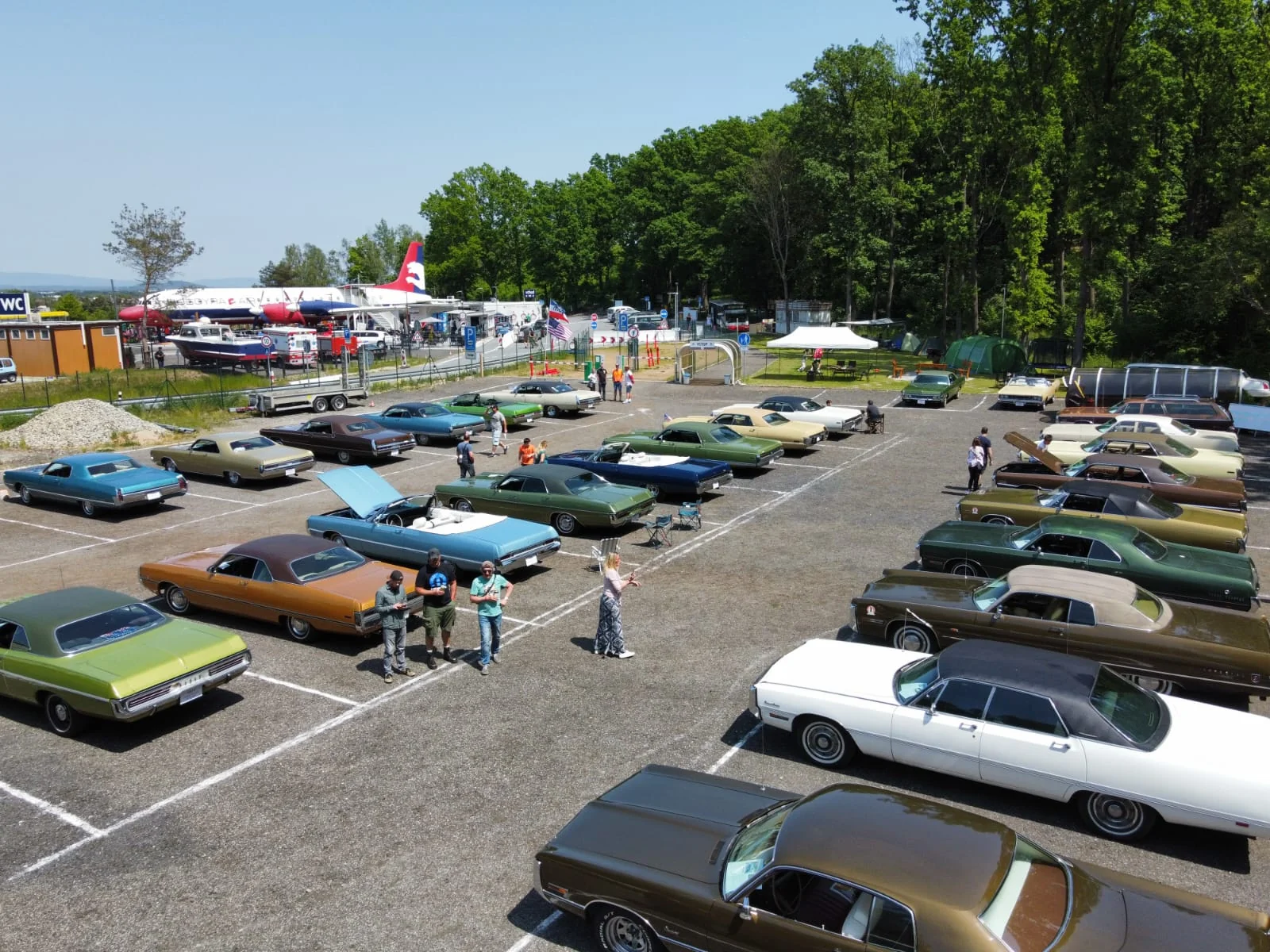 Veterani sraz chrysler pohled shora